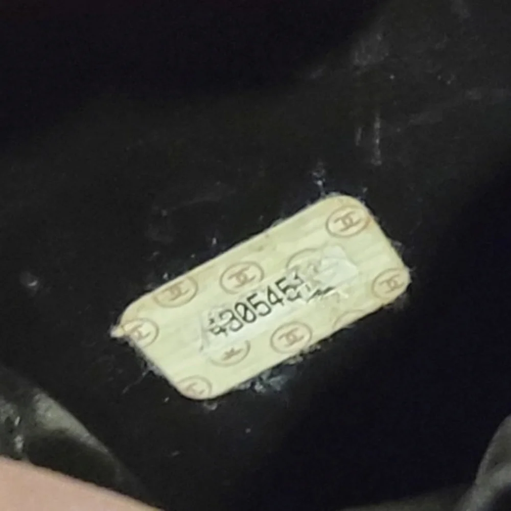 Authentic CHANEL Black Lambskin Leather Vanity Case - Picture 12 of 14